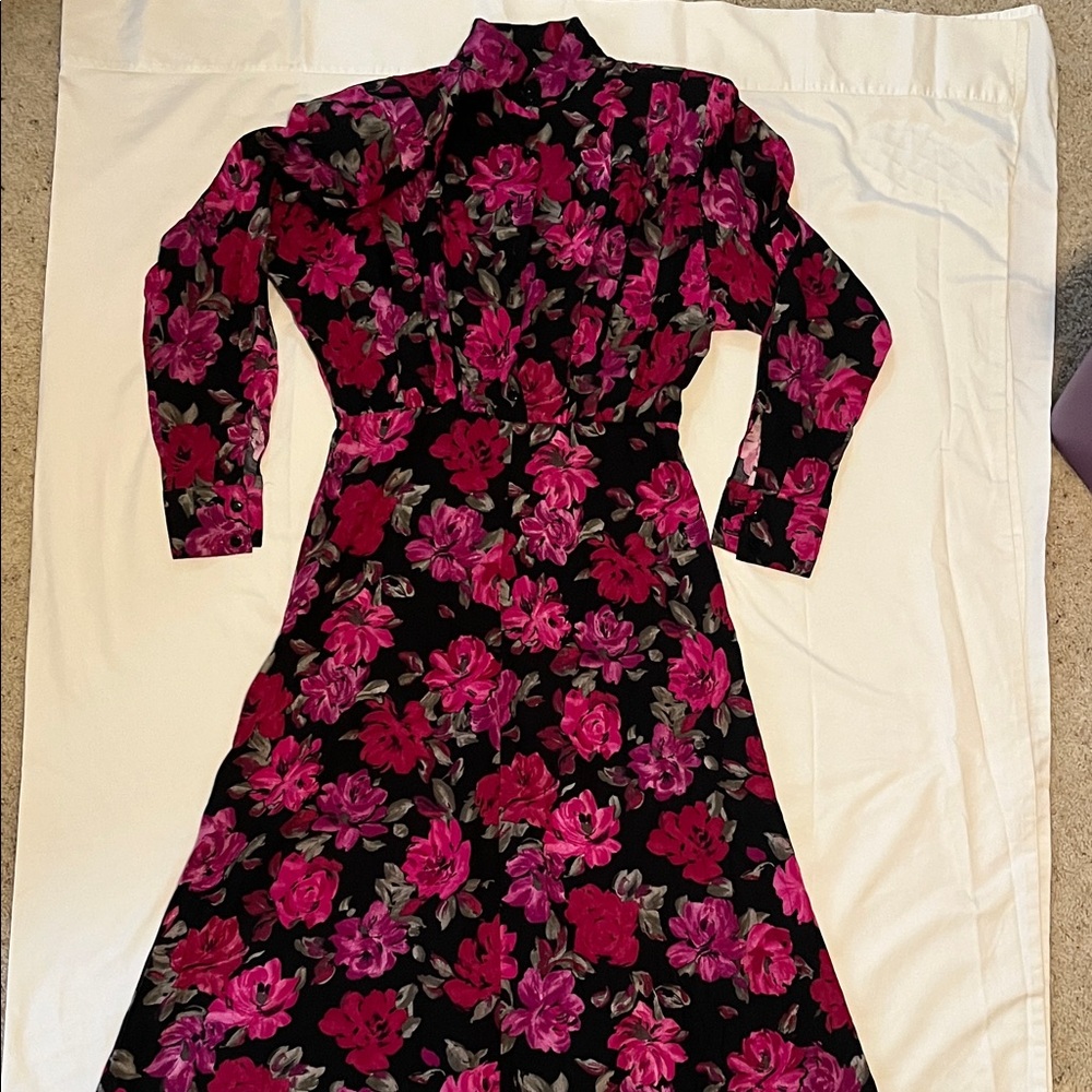 Elegant Floral Long Sleeve Dress in Black and Pink with should pads